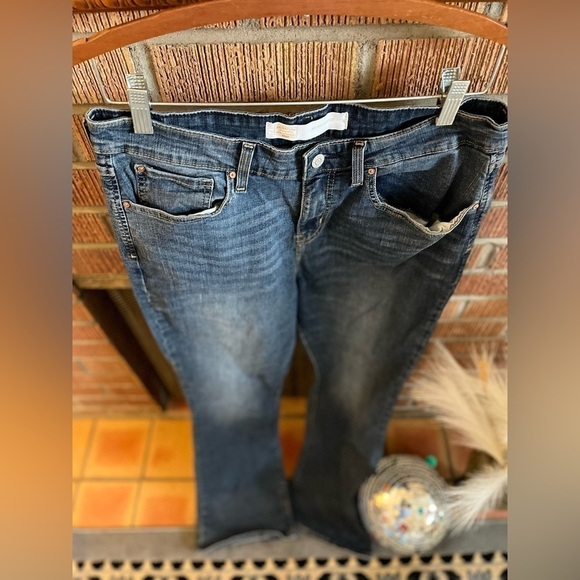 LEVIS MID RISE BOOTCUT LEVIS (#8) - Picture 4 of 8